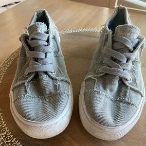 Women Blowfish casual sneakerss